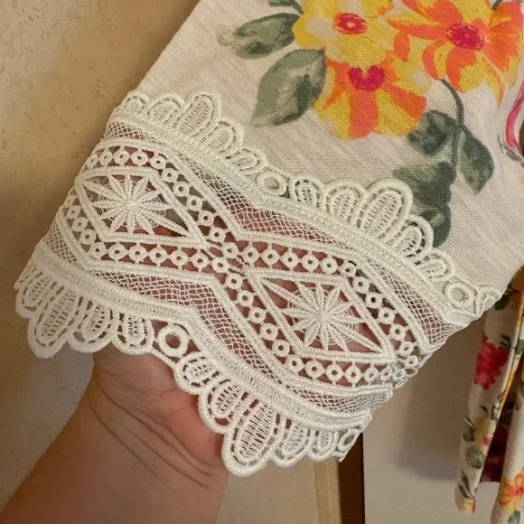 Woman Within Cream Floral 3/4 Sleeve Tunic 1X (22/24) - Picture 4 of 6